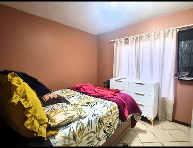 2 BEDROOM PROPERTY TO RENT IN MOOIKLOOF RIDGE ESTATE